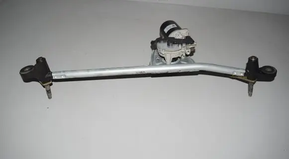 Front wiper linkage