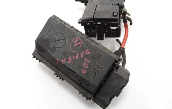 Opel Zafira C Fuse module 13368645 1694 1110132AC