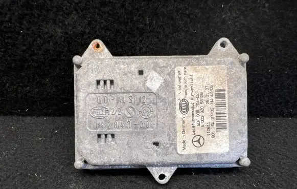 Mercedes-Benz R W251 Headlight ballast module Xenon A0038205826