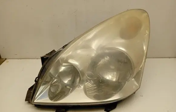 Toyota Corolla Verso AR10 Headlight/headlamp