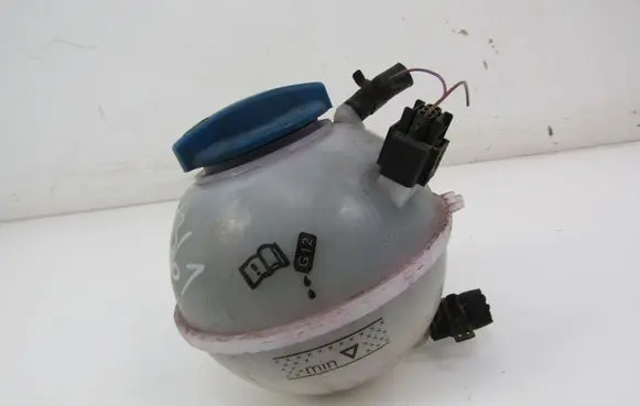 Audi A3 S3 8L Coolant expansion tank/reservoir 373249103