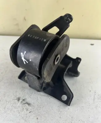 Engine mount bracket