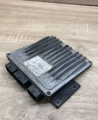 Renault Kangoo I Engine control unit/module ECU 8200513076 8200582518