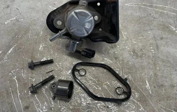 Toyota RAV 4 (XA50) Fuel injection high pressure pump 2310125040