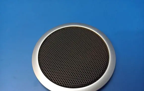 Land Rover Discovery 5 Front door speaker cover trim HY3218C862