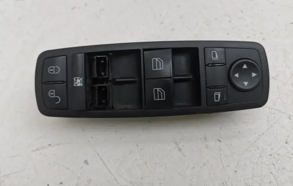 Mercedes-Benz B W245 Electric window control switch A1698206610