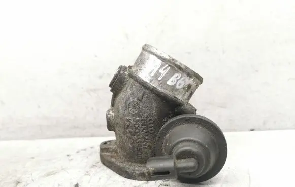 Audi A4 S4 B6 8E 8H Throttle body valve 8D0145950D