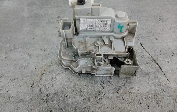 Lancia Ypsilon Front door lock 51833655