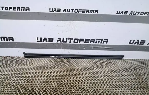 Volkswagen Tiguan Rubber seal rear door window/glass 5NA839479