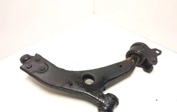 Volvo V50 Front lower control arm/wishbone