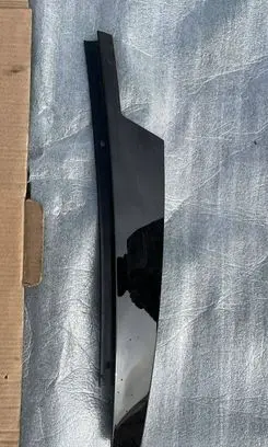 BMW M5 F90 Front door glass trim molding 7390122