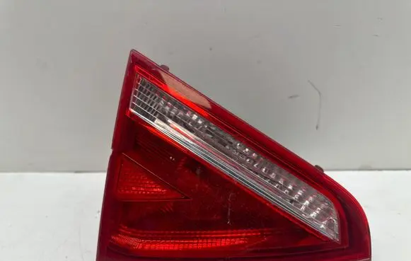 Audi A5 Sportback 8TA Tailgate rear/tail lights 8T0945093