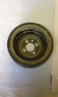 Volkswagen PASSAT B6 Crankshaft pulley 03G105243