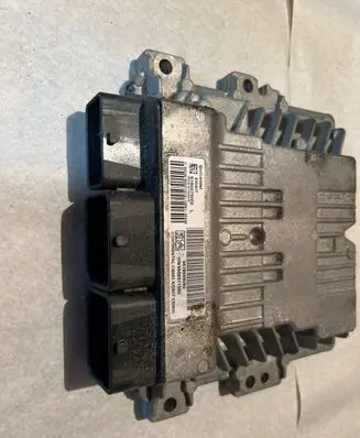 Peugeot 3008 I Engine control unit/module 9678686780 S180075002