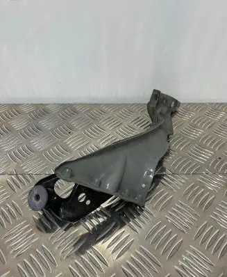 Audi A6 C7 Fender mounting bracket 4G0821135A