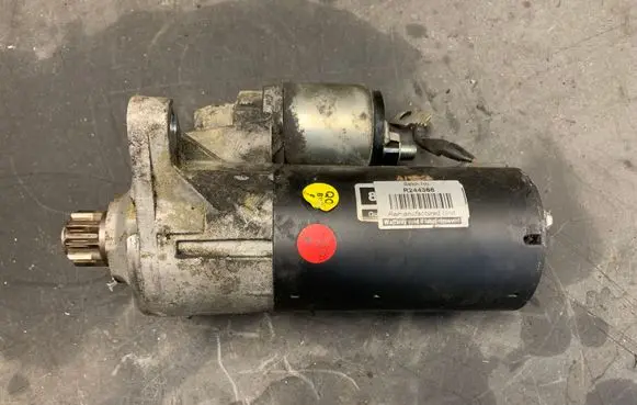 Volkswagen PASSAT B6 Starter motor R244366