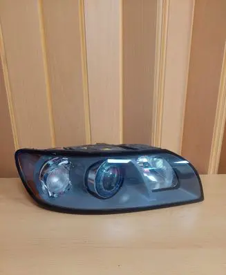 Volvo V50 Headlight/headlamp 31335240