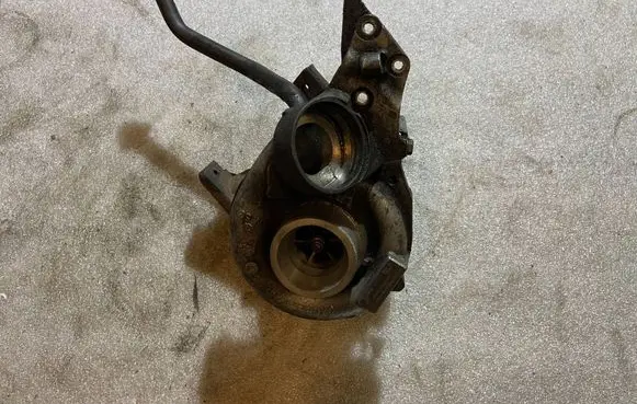 Mercedes-Benz E W211 Turbo a6460960499 6460960499
