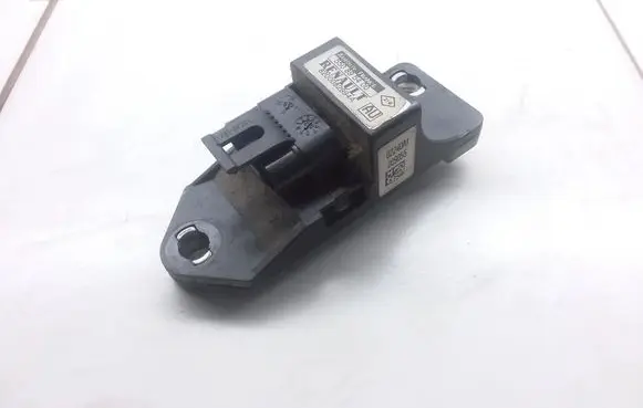 Renault Scenic I Airbag deployment crash/impact sensor 8200082994A 550895400