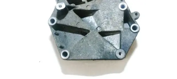 Opel Vectra C Engine mounting bracket