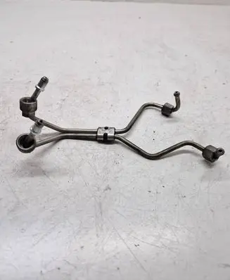 Volvo S60 Fuel injector supply line/pipe 