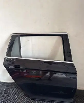 Volkswagen PASSAT B8 Rear door LC9X