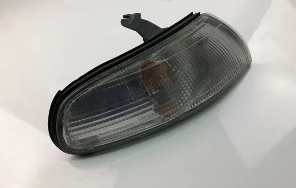 Mazda 626 Front fender indicator light 21061612