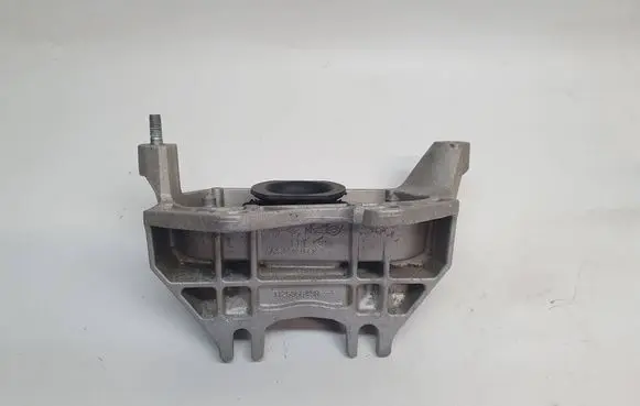 Dacia Sandero III Gearbox mounting bracket 112535643R
