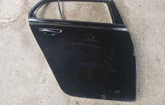 Volkswagen Golf VI Rear door 