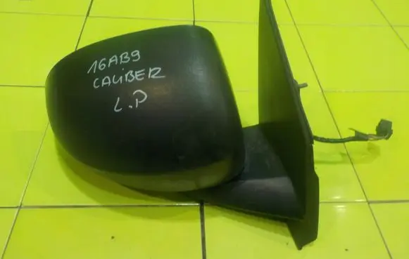 Dodge Caliber Front door electric wing mirror LEWE 16AB9