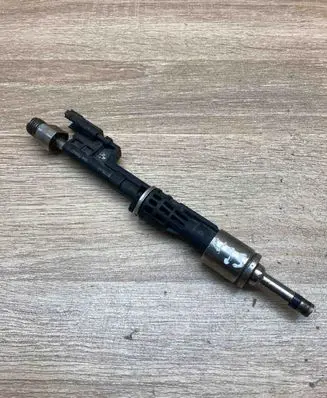 BMW X5 E70 Fuel injector 0261500063 1364756860712 0603388