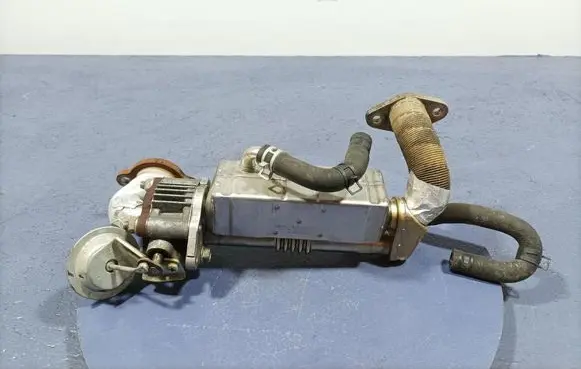 Mazda CX-7 EGR valve cooler R2AX-20304