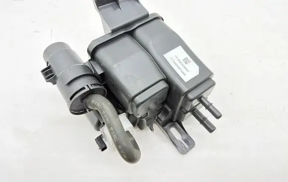 Chrysler Pacifica Active carbon filter fuel vapour canister 52030368AF VN2598FX358
