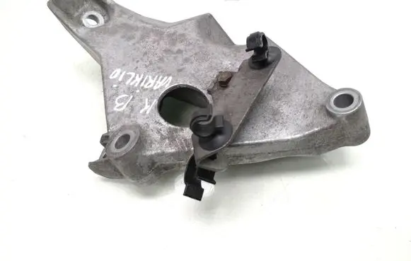BMW 1 E81 E87 Engine mounting bracket 6775041 7800674 22116775041