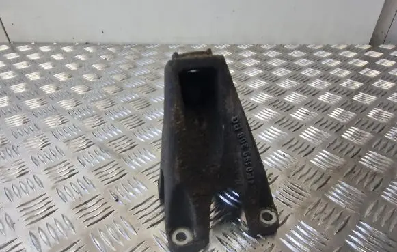 Audi A8 S8 D3 4E Engine mounting bracket 4E0199308BG