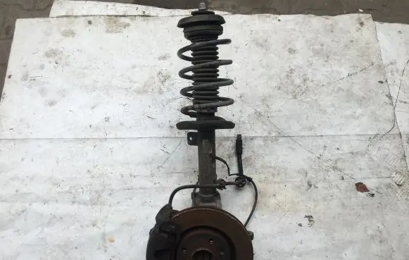 Peugeot 208 Front wheel hub spindle knuckle