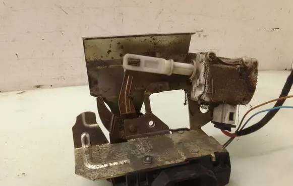 Ford Galaxy Tailgate/trunk/boot lock/catch/latch 7M2827501B