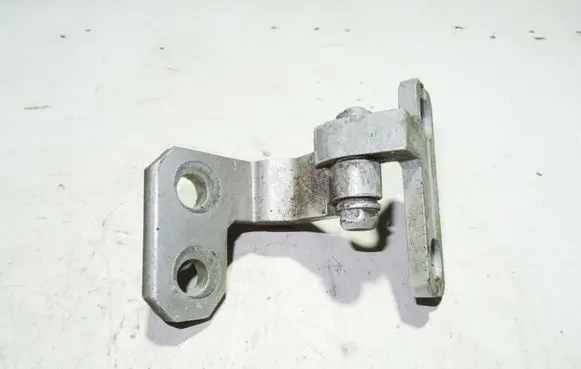 Volkswagen Phaeton Front door upper hinge 3D4831401