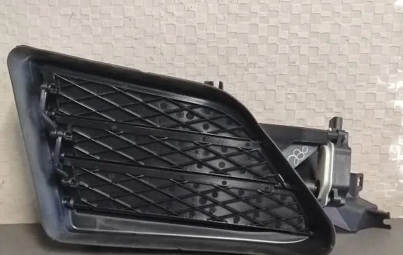 Tesla Model S Front bumper lower grill 105785100I 105785200F