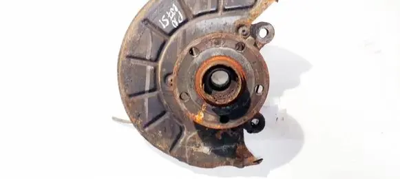 Volkswagen Golf Plus Front wheel hub