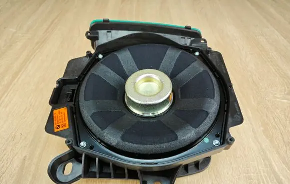 BMW 4 G22 G23 G24 G26 Subwoofer speaker 65132622489