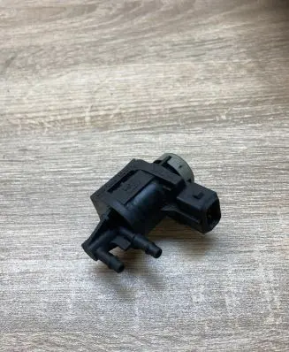 Volkswagen PASSAT B6 Turbo solenoid valve 1J0906283A