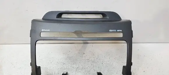 KIA Sportage Radio/GPS head unit trim 847403U050AK5 847403U040AK5