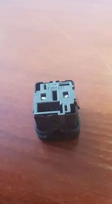 BMW 5 E39 Central locking switch button 8360828