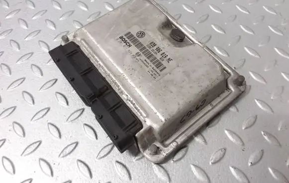 Skoda Fabia Mk1 (6Y) Engine control unit/module 038906019NE 0281011824
