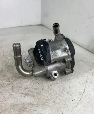 Volkswagen Tiguan EGR valve 4L131501R 4L131501RV110