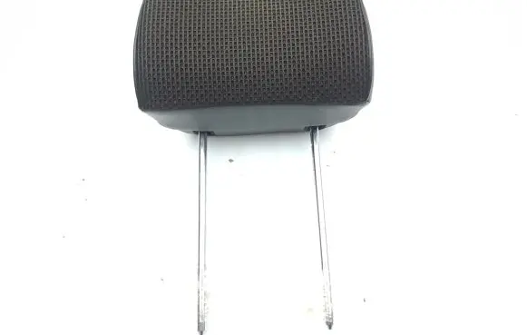 Hyundai i30 Front seat headrest 