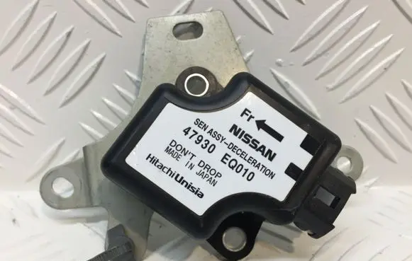 Nissan X-Trail T30 ESP acceleration yaw rate sensor 47930EQ010