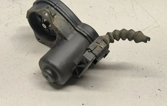 Nissan X-Trail T32 Rear brake caliper 440004CA0A