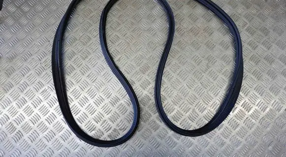 Toyota Yaris XP210 Trunk rubber seal (body) 67881K0010